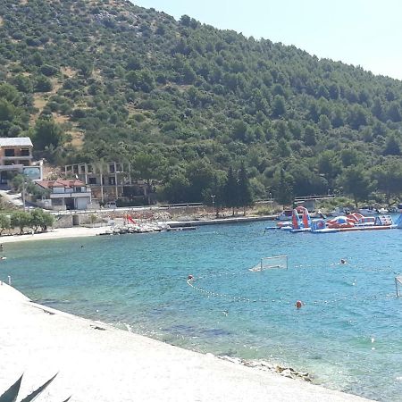 Apartment Goga'S Retreat In مارينا المظهر الخارجي الصورة