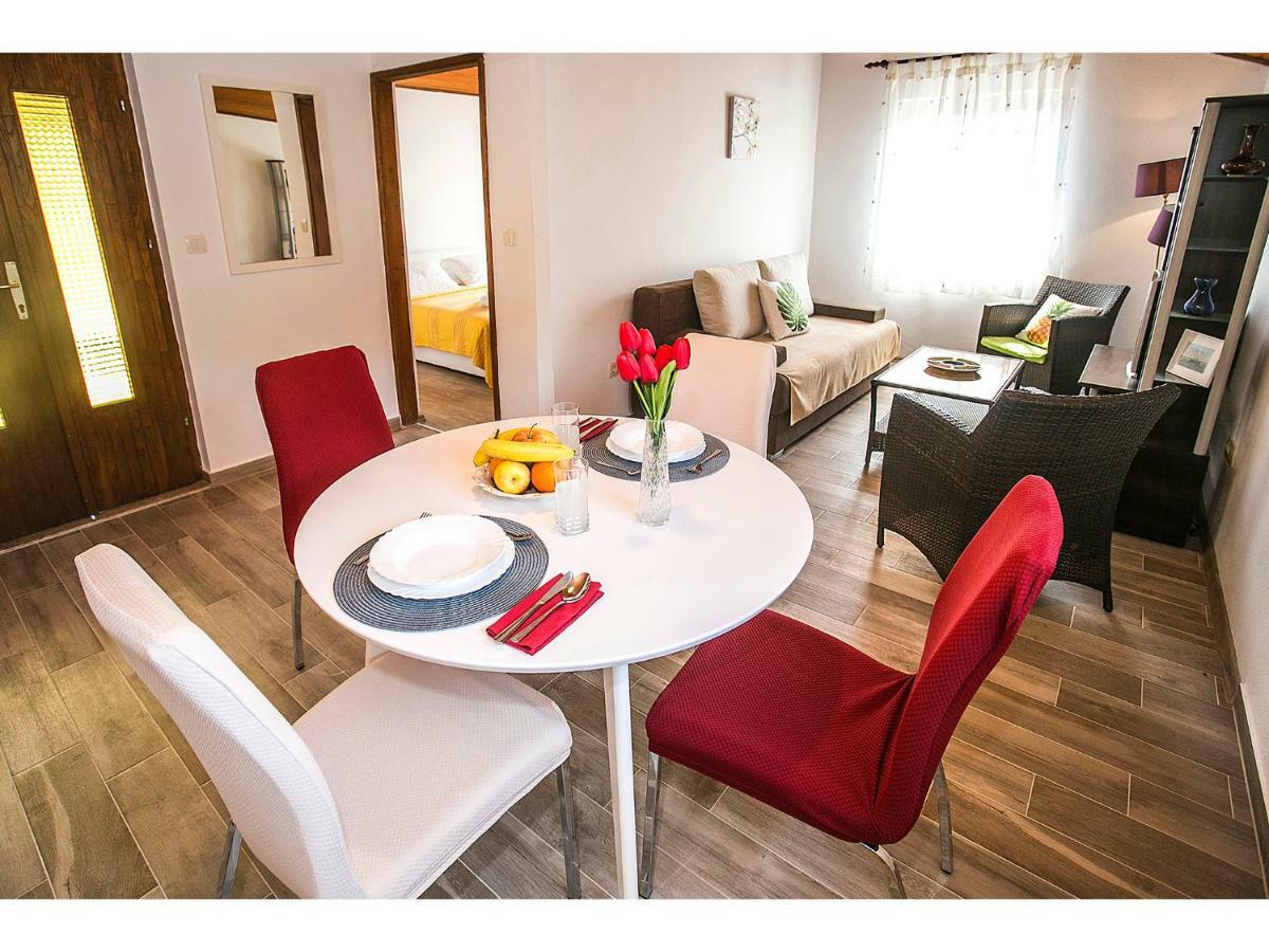 Apartment Goga'S Retreat In مارينا المظهر الخارجي الصورة