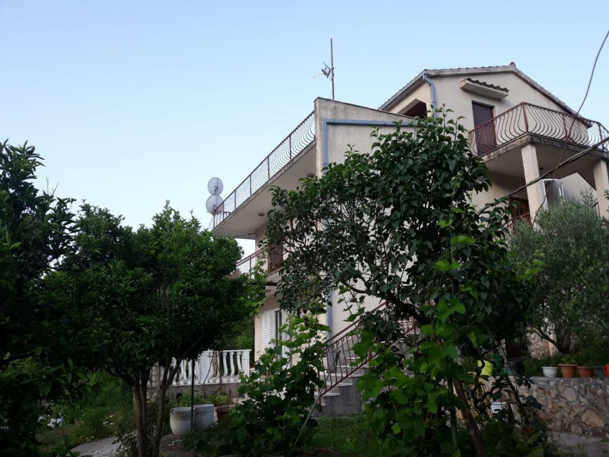 Apartment Goga'S Retreat In مارينا المظهر الخارجي الصورة